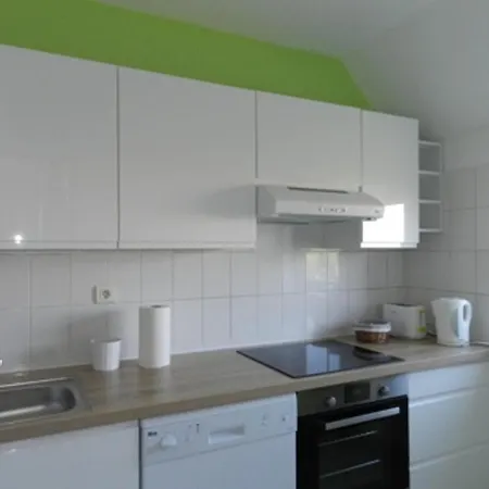 2 Pieces A La Rochelle Avec Balcon, Proche Plage Des Minimes Et Port, Parking Inclus - Fr-1-551-7 La Rochelle (Charente-Maritime)